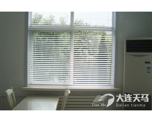 大连阳光房遮阳帘折叠式和卷帘式哪个更好